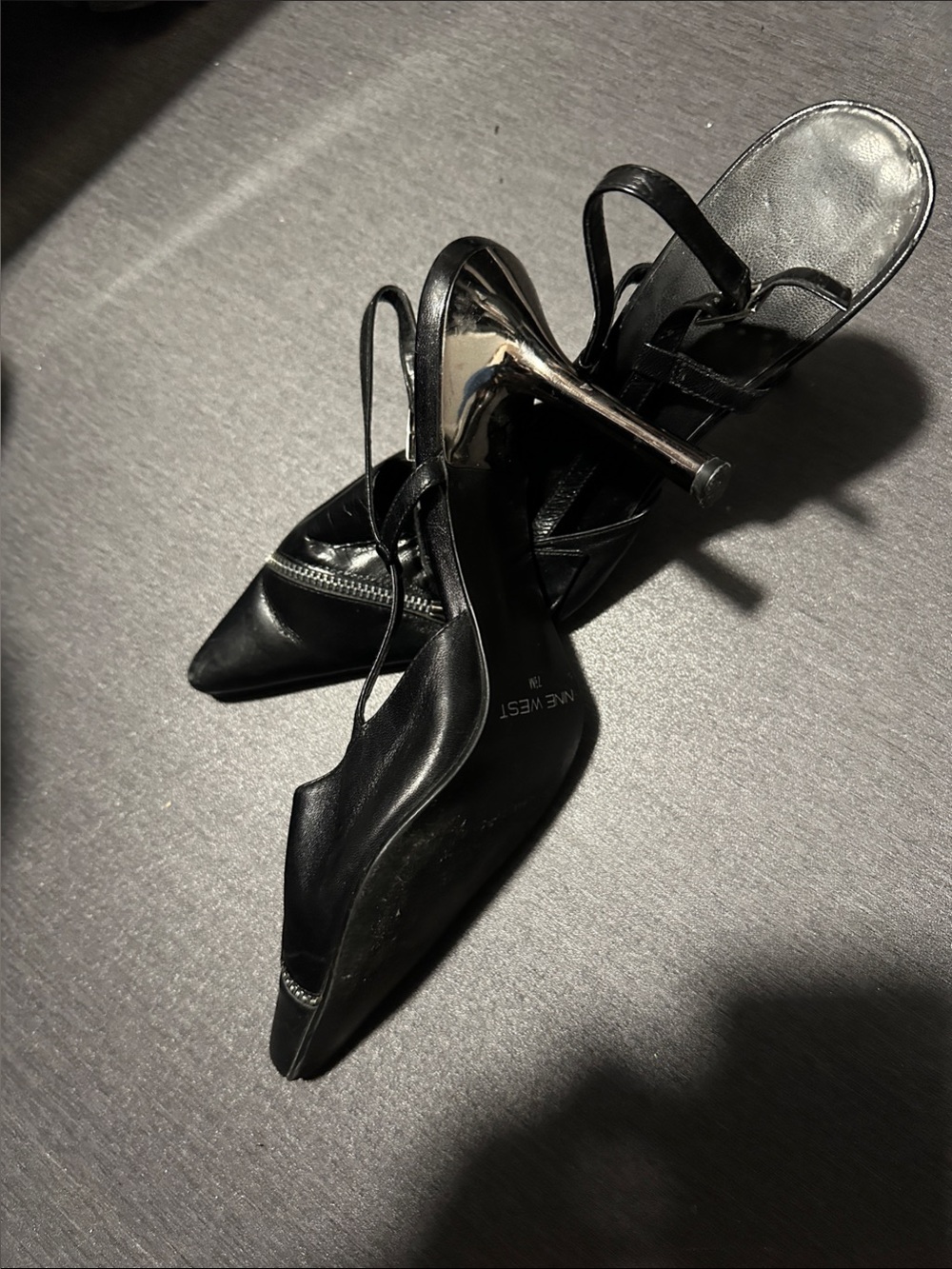 NINE WEST - Classic Women’s Black Pointed Slingback Heels with Decorative Zipper - Picture 4 of 4